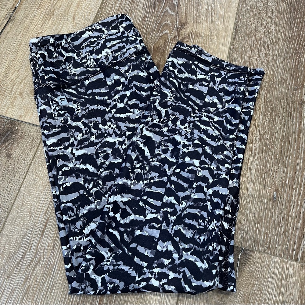 Fabletics • Athletic Pants Cropped